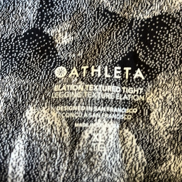 Elation textured tight 7/8 length beautiful gray flower pattern - Picture 2 of 4